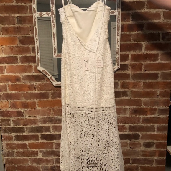 MESINA DRESS - WHITE - Picture 5 of 8